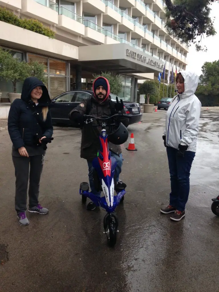 Learning how to use the Scooterise trikke, in the rain!