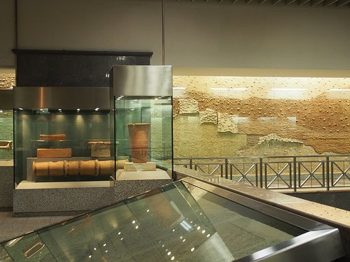 13985540459_2653c233d0_Syntagma-metro-station-Athens