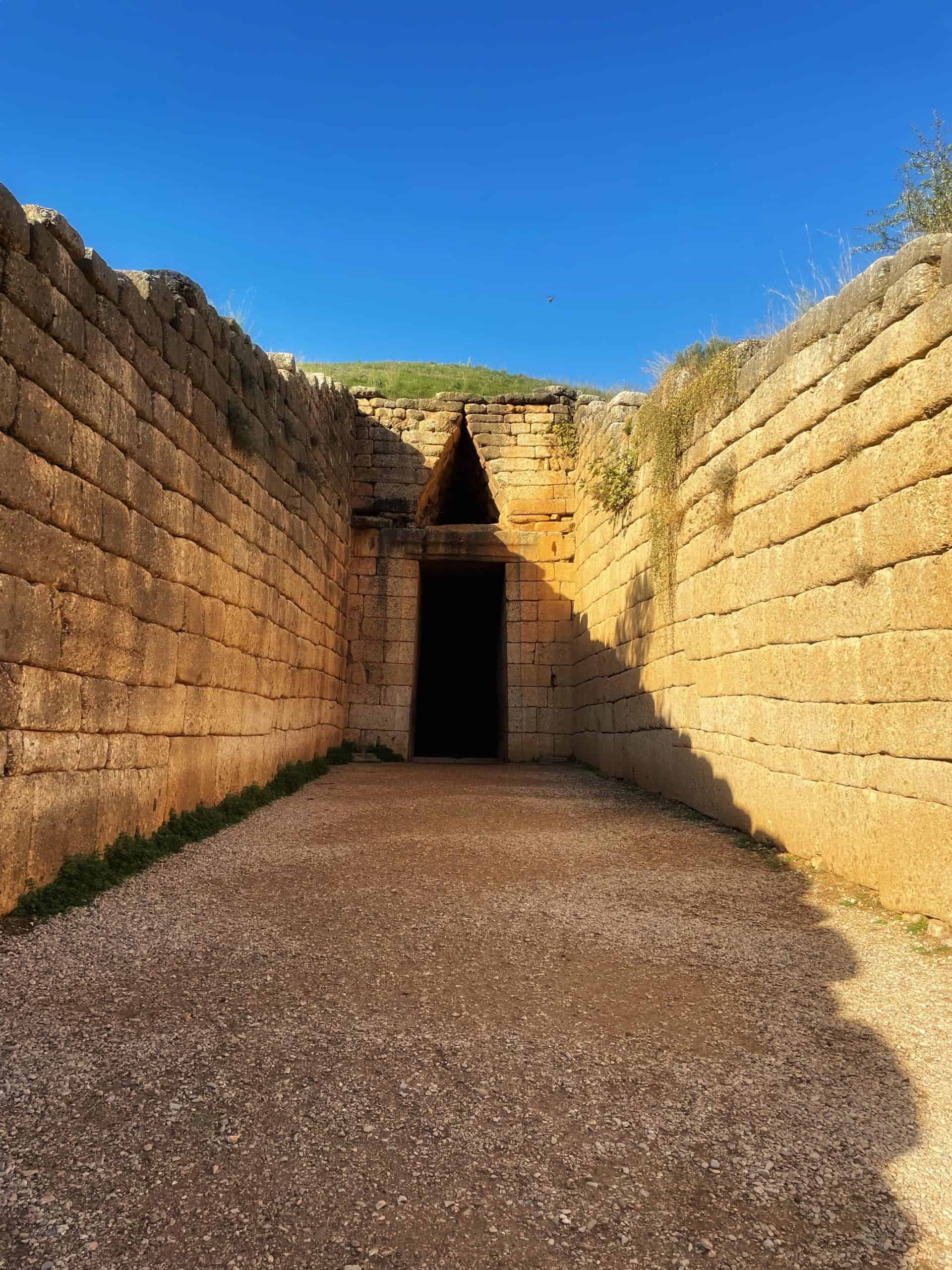 King-Agamemnons-Tomb-Entrance
