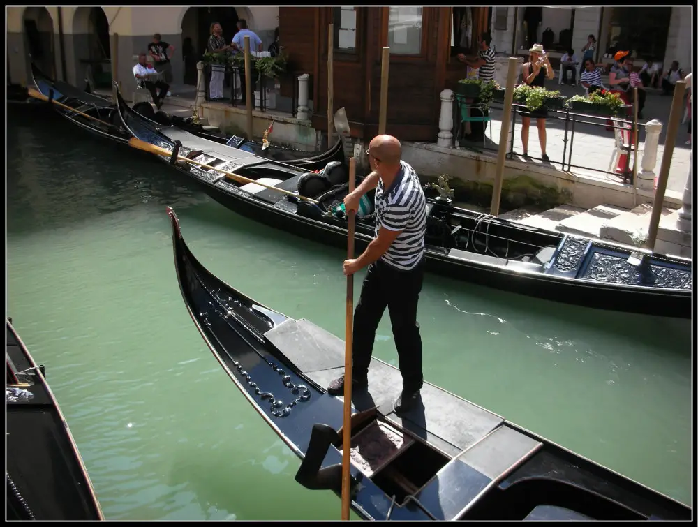 Things to do in Venice, Italy - Gondala rides are ridiculously expensive - LifeBeyondBorders