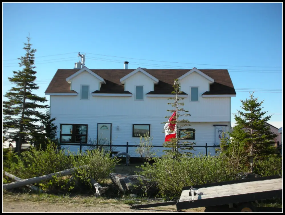 Blue Sky B&B - Churchill, Manitoba, Canada. Life Beyond Borders