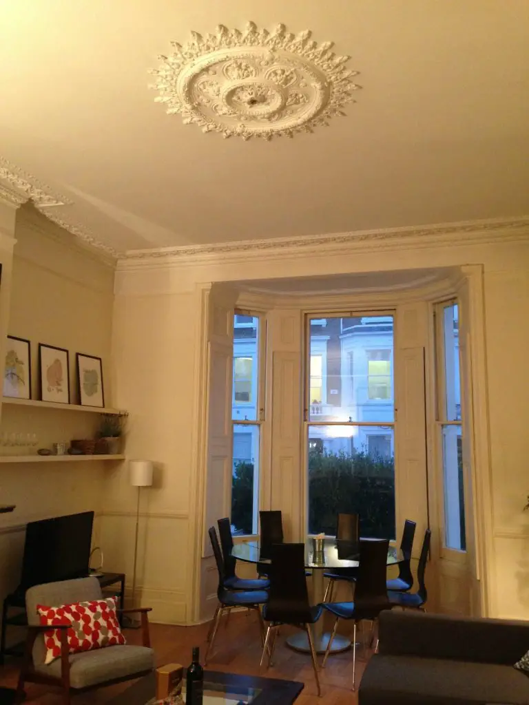 Beautiful living room at Bina Gardens property - London, through City Relay. Life Beyond Borders